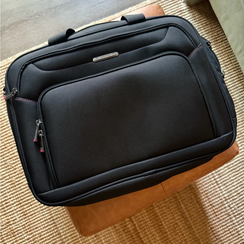 Samsonite Xenon 3.0 Techlocker Briefcase